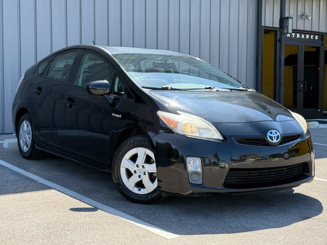 Used 2010 Toyota Prius III Hatchback 4D FWD image 3