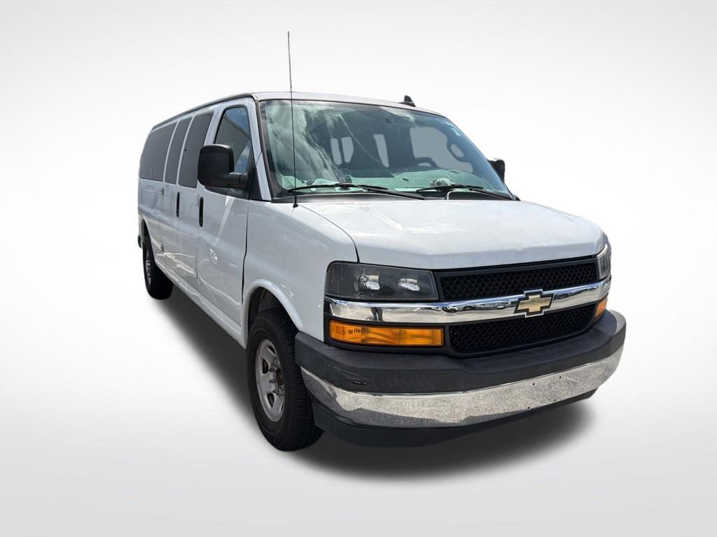 Used 2018 Chevrolet Express 3500 LT w/ LT Preferred Equipment Group RWD image 2