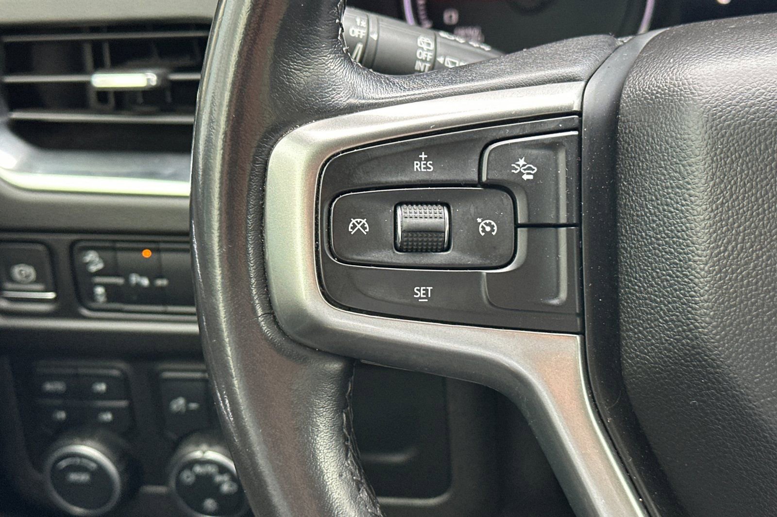 Used 2021 Chevrolet Tahoe Z71 image 28