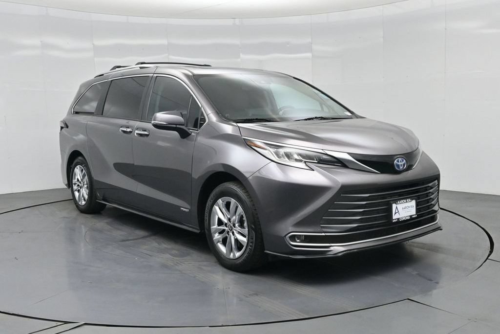 Used 2021 Toyota Sienna Limited FWD image 28