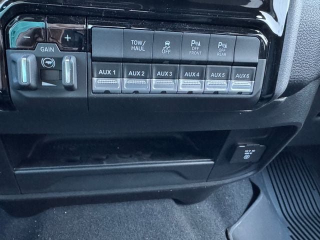New 2026 RAM 2500 Warlock AWD/4WD image 32