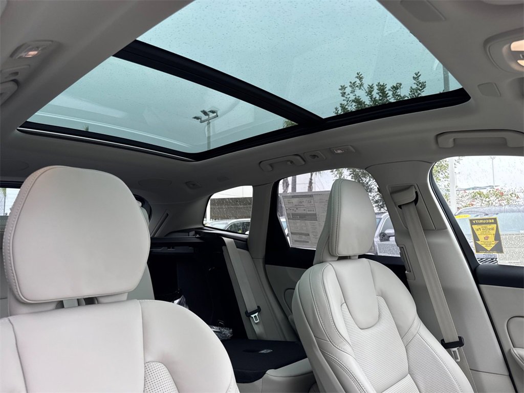 New 2026 Volvo XC60 T8 Ultra w/ Climate Package image 16