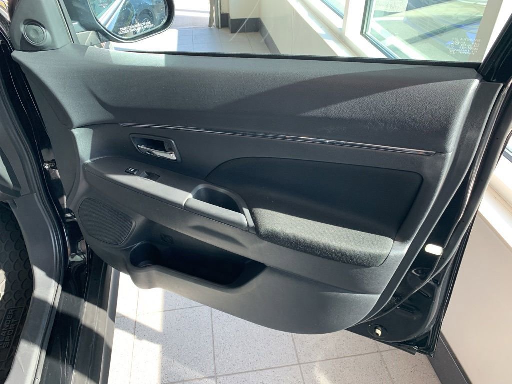 Used 2024 Mitsubishi Outlander Sport LE AWD/4WD image 16