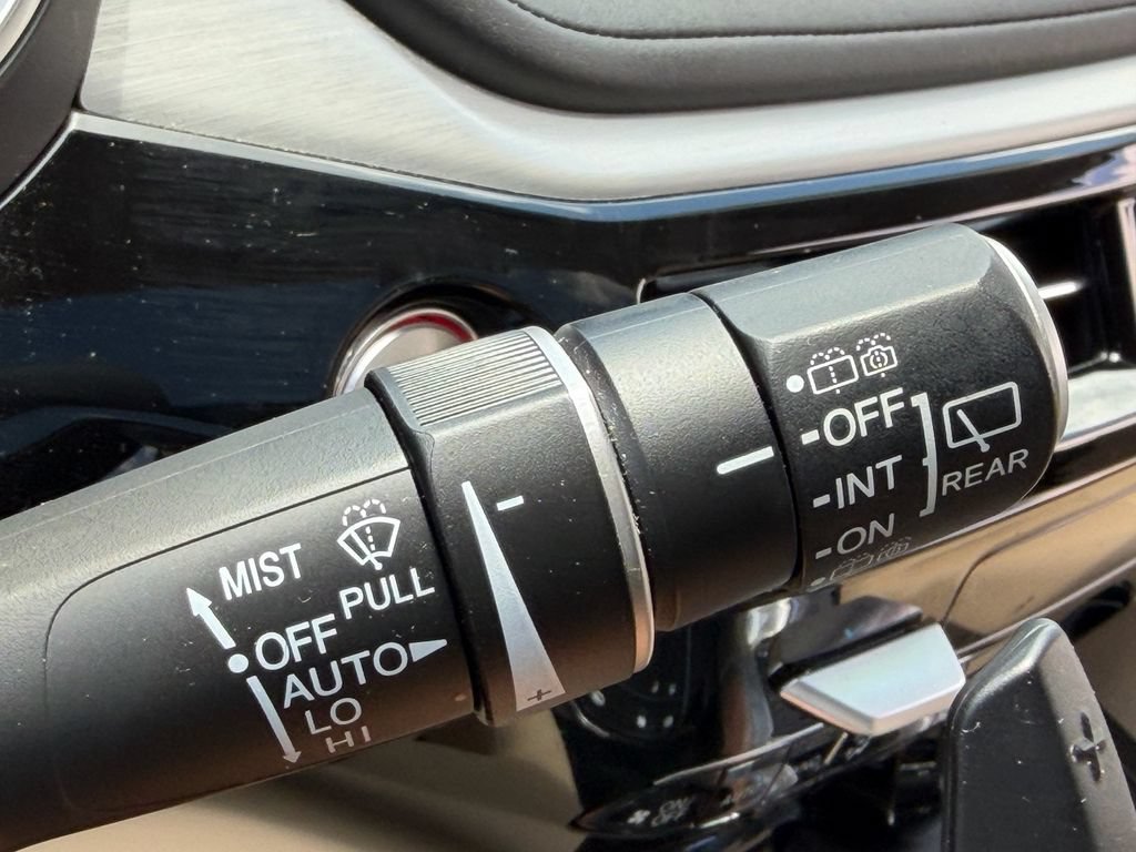Used 2023 Acura MDX w/ Technology Package FWD image 34