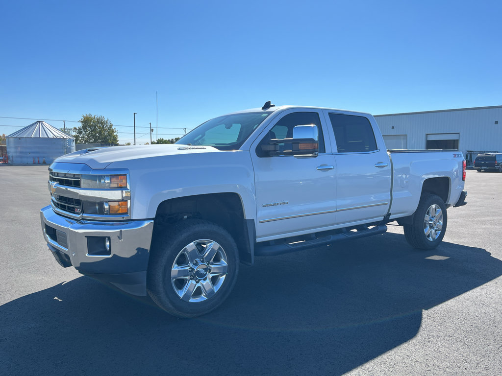 Used 2019 Chevrolet Silverado 3500 LTZ w/ LTZ Plus Package AWD/4WD image 3