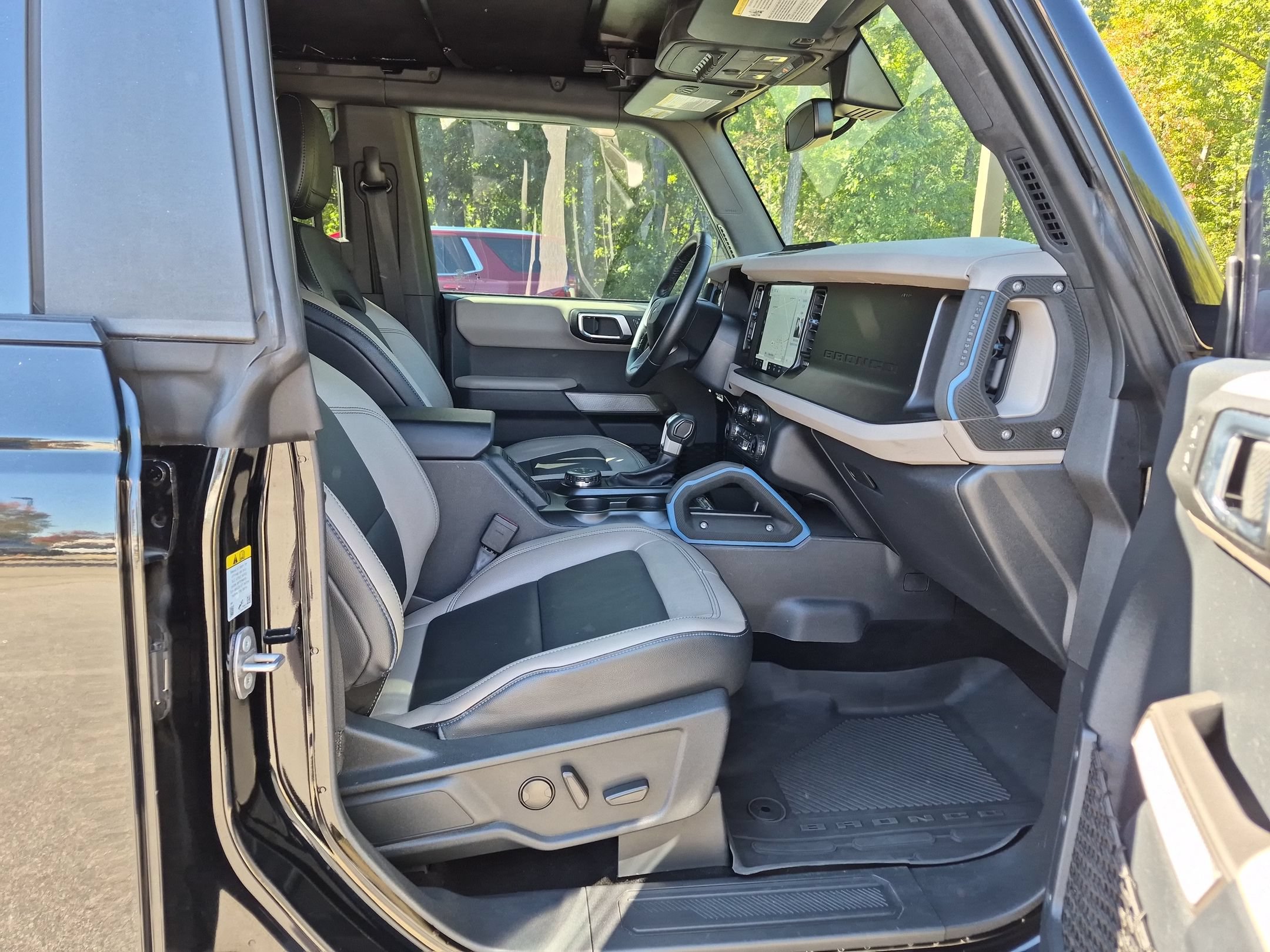 Certified 2022 Ford Bronco Wildtrak AWD/4WD image 31