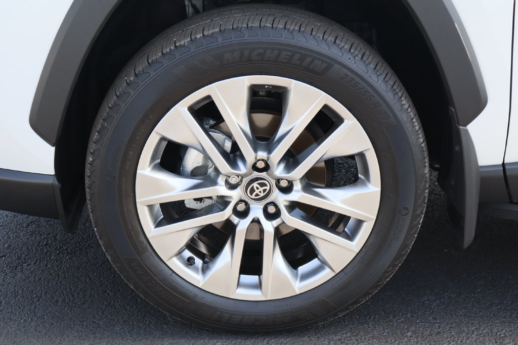 Used 2025 Toyota RAV4 Limited w/ Advanced Technology Package FWD image 33