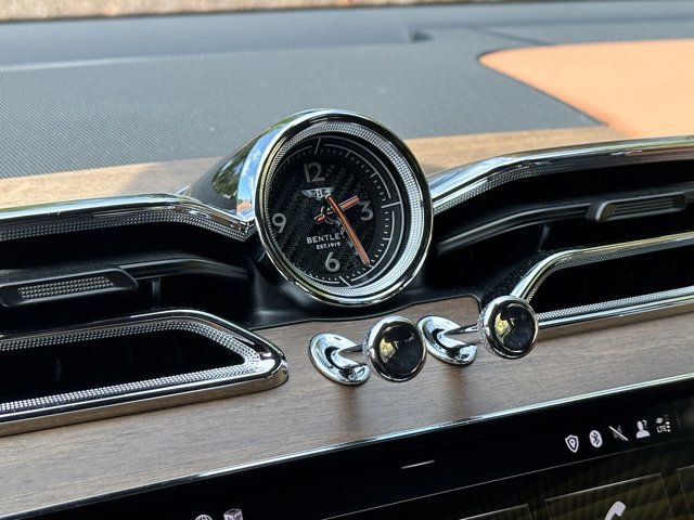 New 2024 Bentley Bentayga image 19