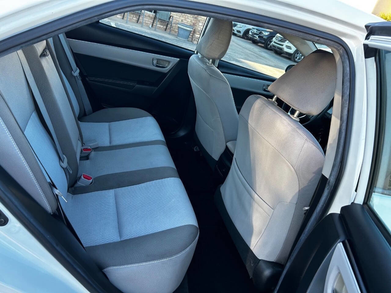 Used 2018 Toyota Corolla LE w/ Carpet Mat Package (TMS) image 14