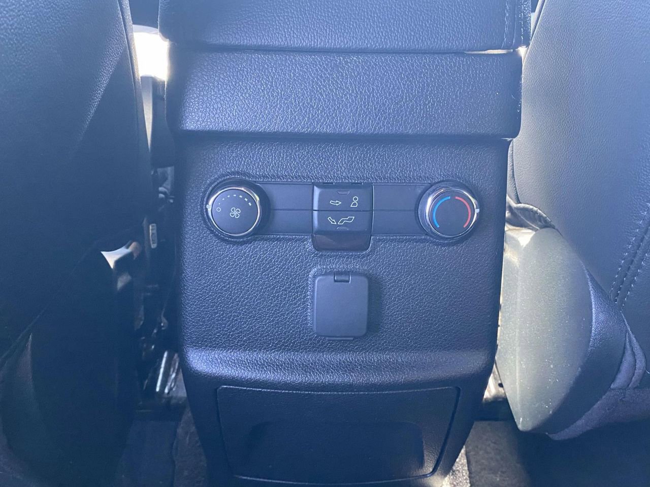 Used 2018 Ford Explorer XLT w/ Equipment Group 202A image 12