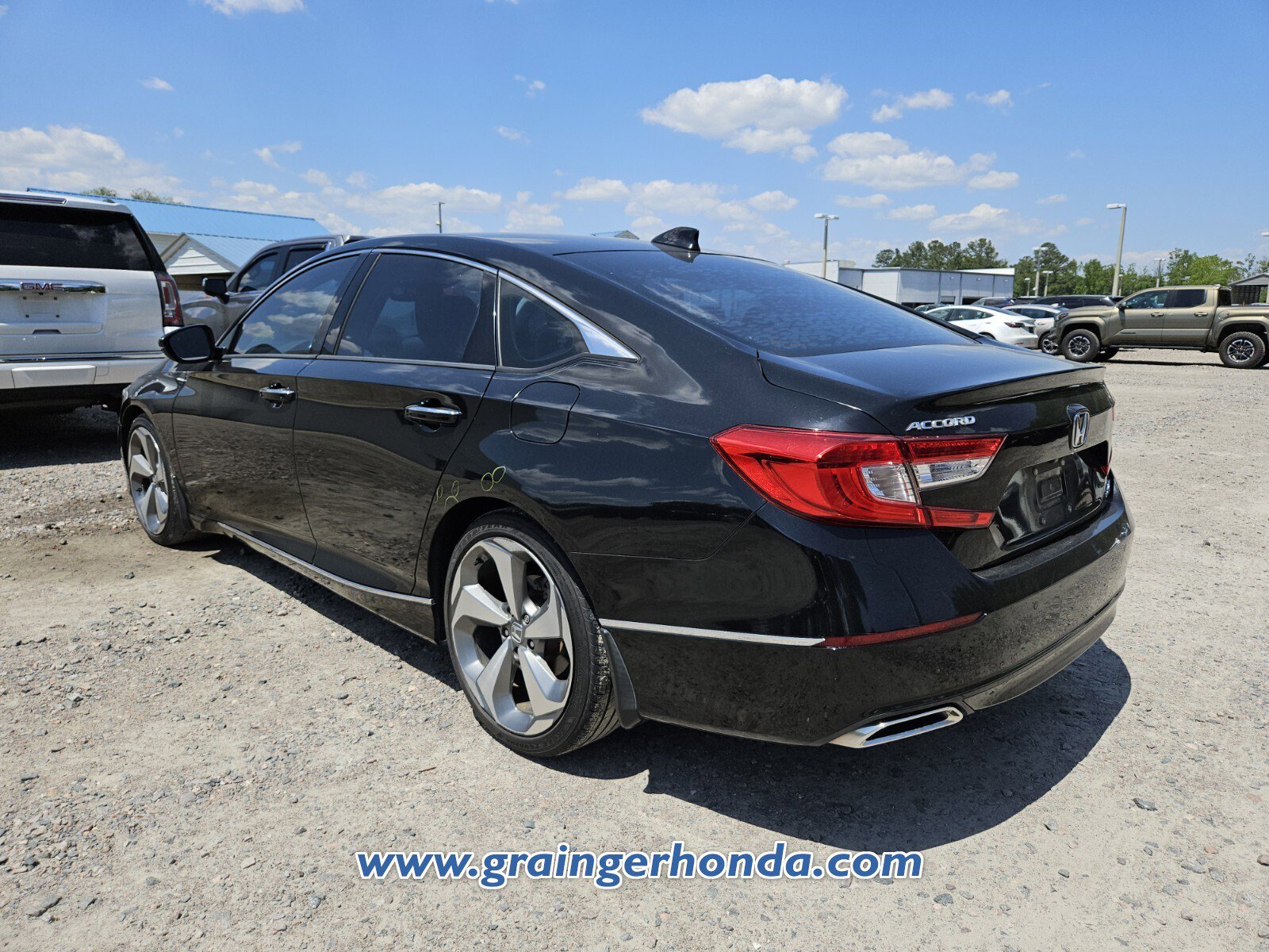 Used 2019 Honda Accord Touring image 10