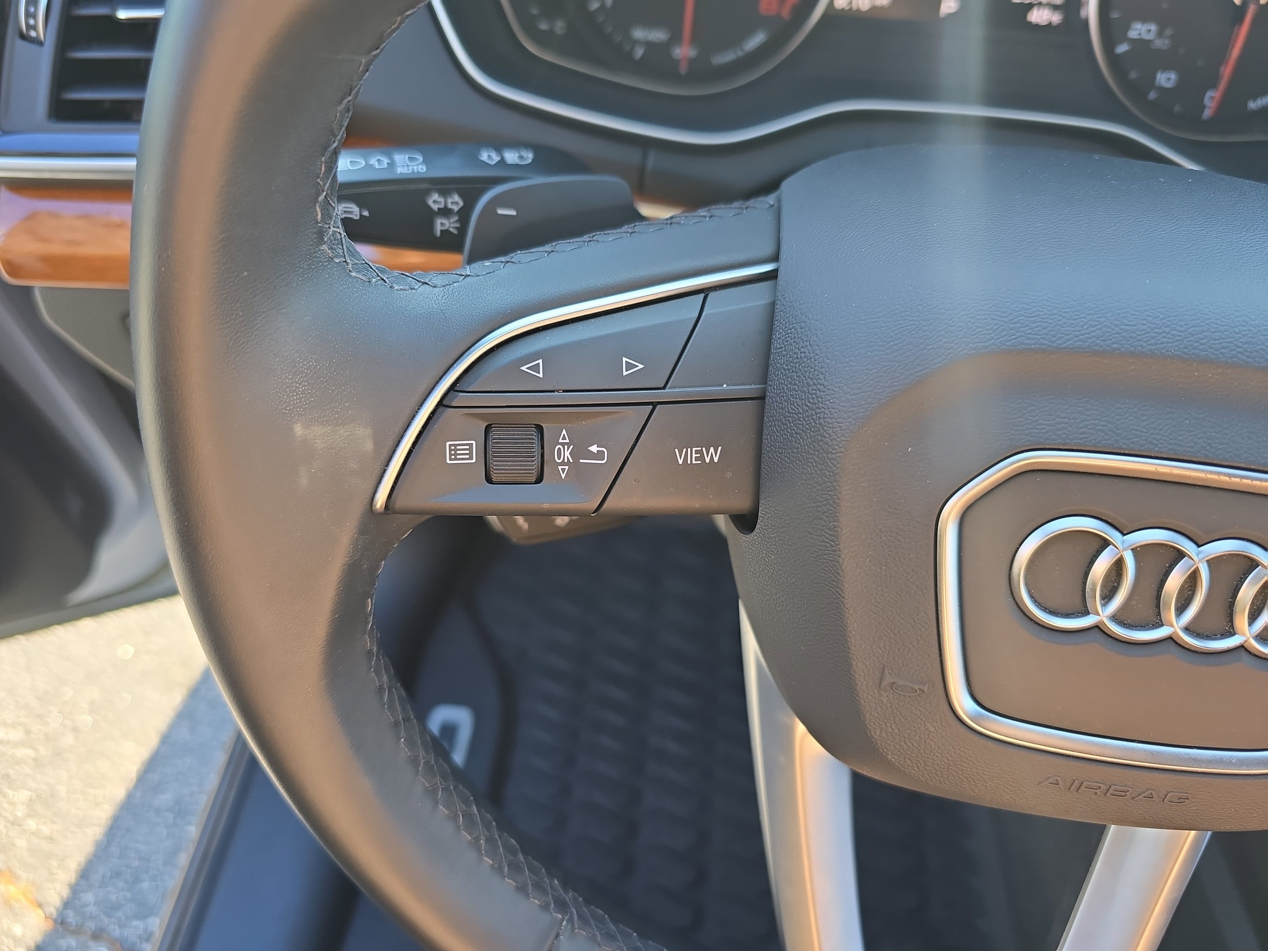 Used 2023 Audi Q5 2.0T Premium w/ Convenience Package image 18