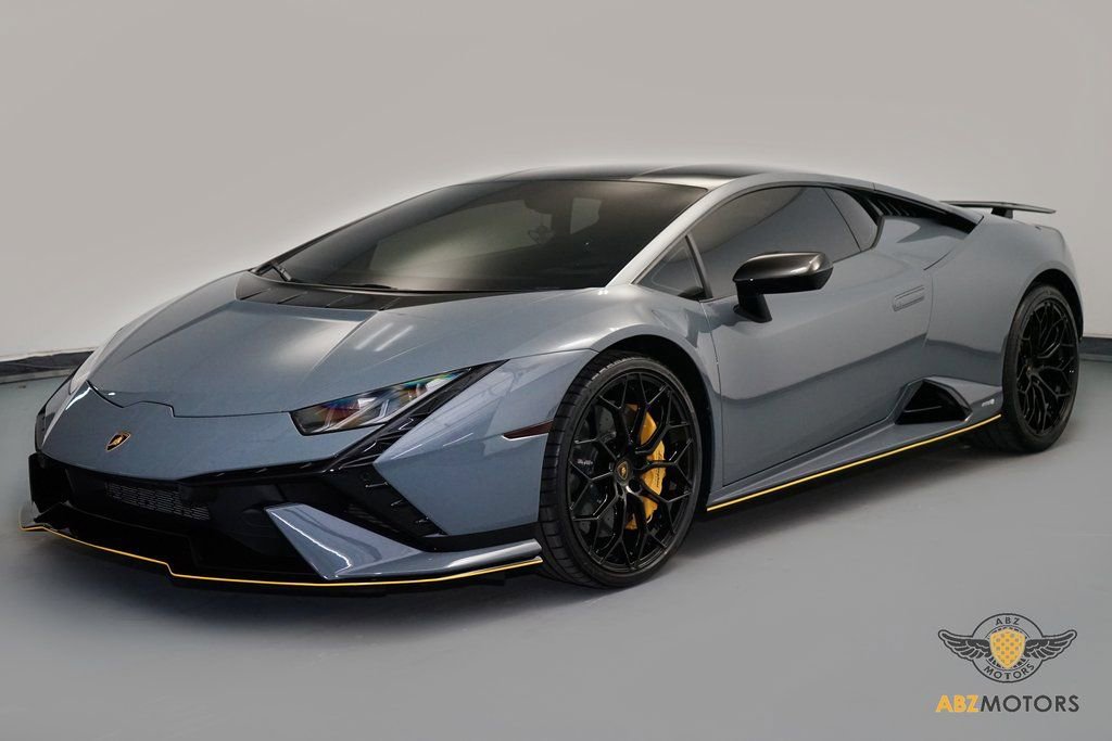 Used 2024 Lamborghini Huracan Tecnica image 3