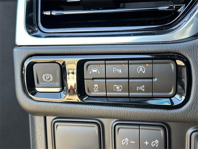 New 2026 GMC Yukon XL Denali w/ Denali Reserve Package image 19