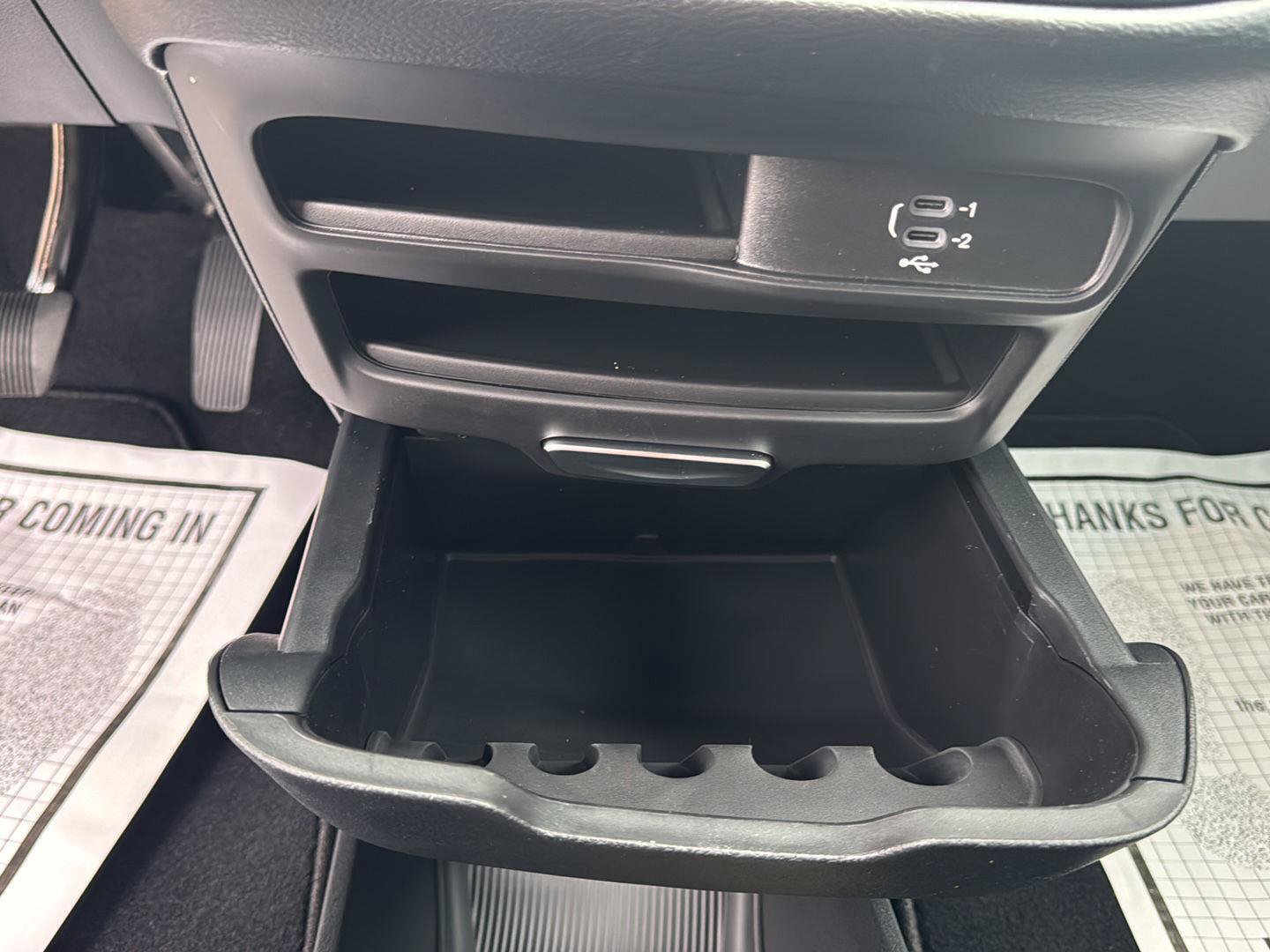New 2027 Chrysler Pacifica Select FWD image 18