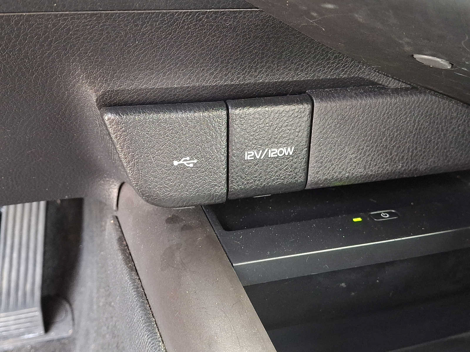 Used 2023 Toyota Camry XLE FWD image 24