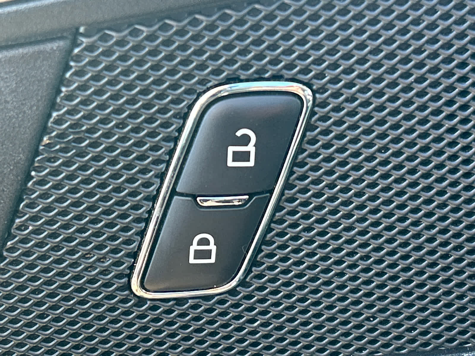 Used 2023 Ford Edge SEL image 17