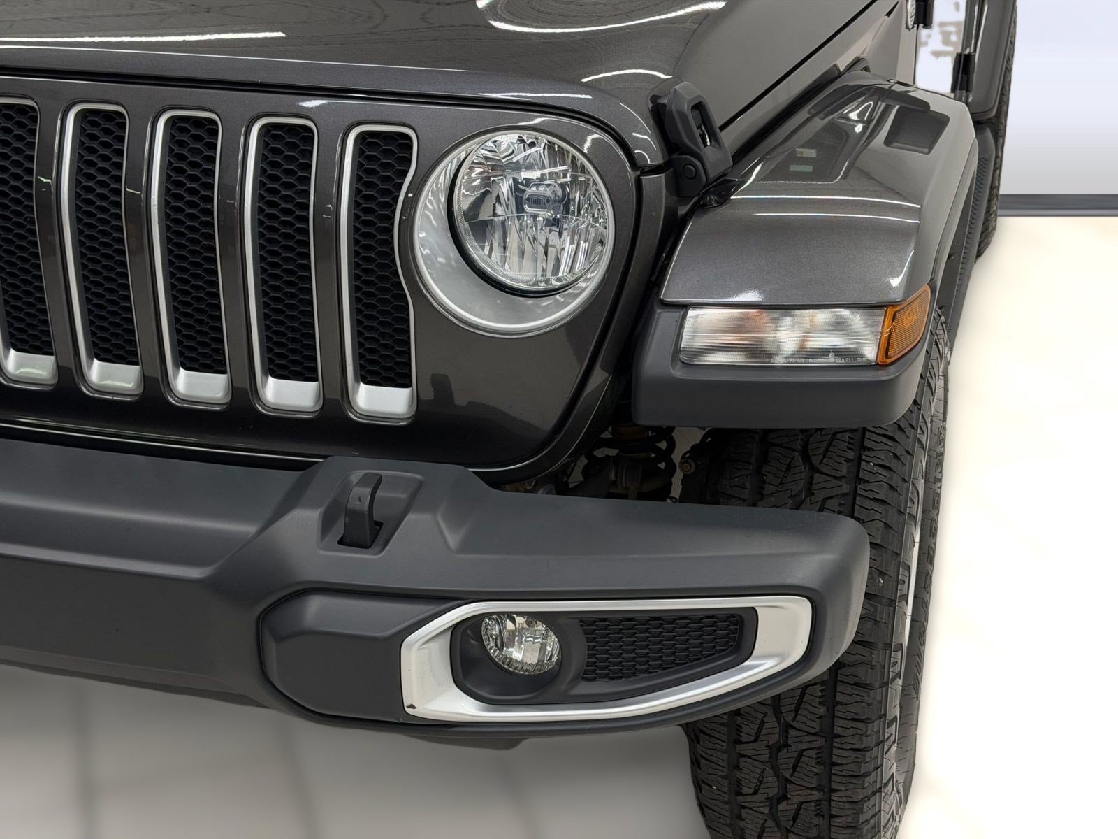 Used 2019 Jeep Wrangler Unlimited Sahara w/ Cold Weather Group AWD/4WD image 10