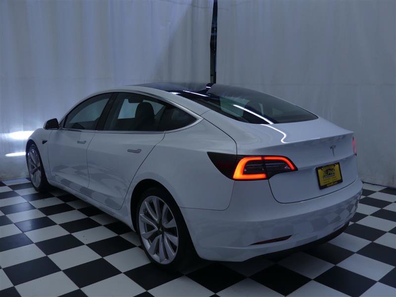 Used 2018 Tesla Model 3 Long Range RWD image 4