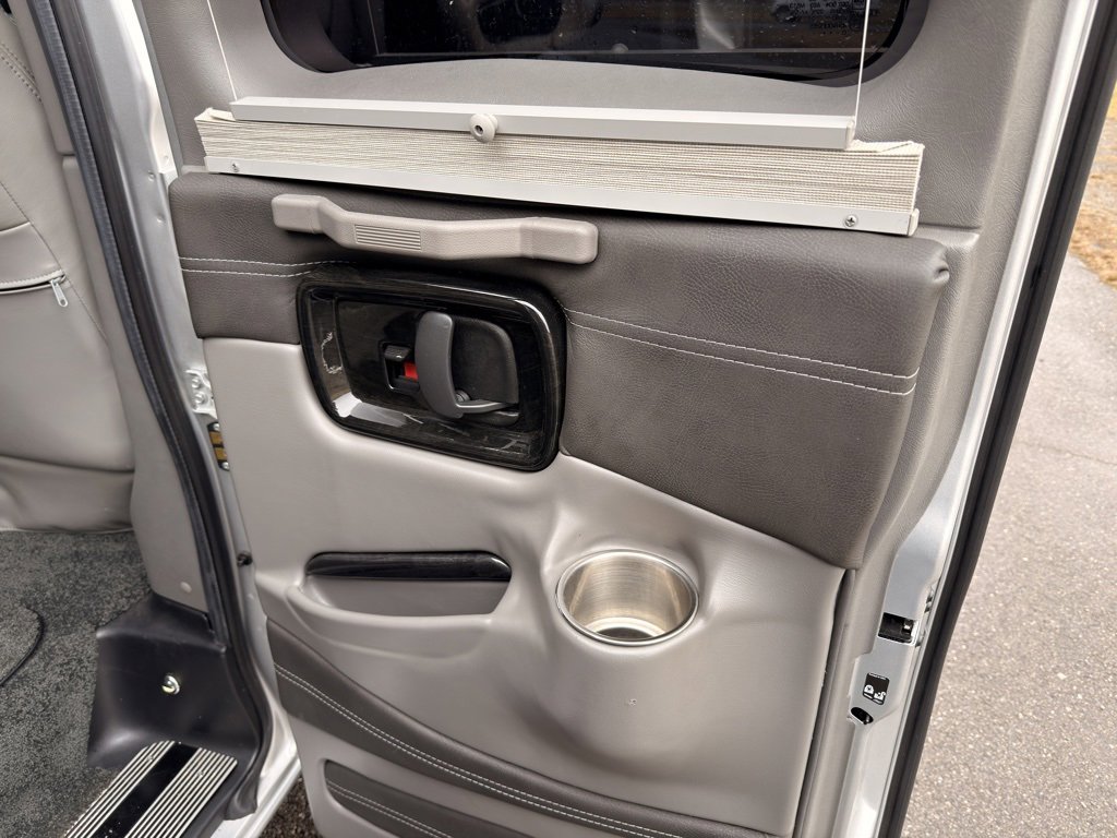 Used 2021 Chevrolet Express 2500 LS w/ Enhanced Convenience Package image 59