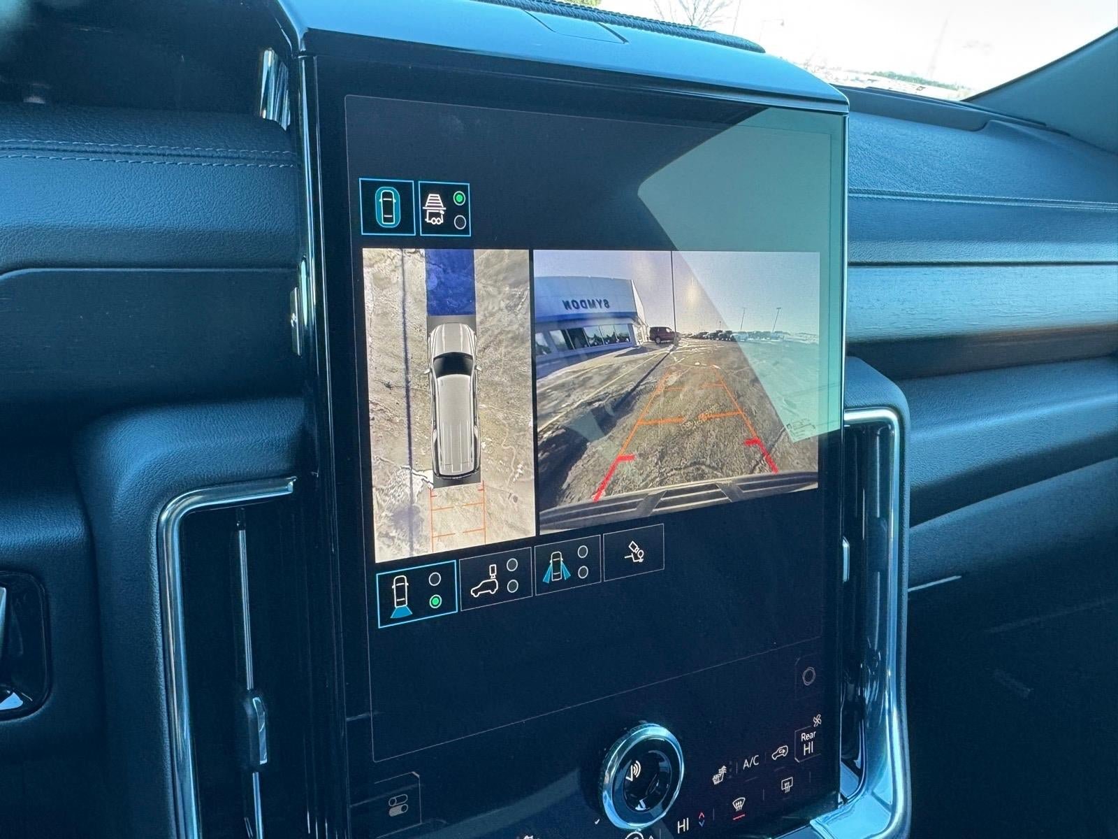 Used 2025 GMC Yukon XL Denali AWD/4WD image 16