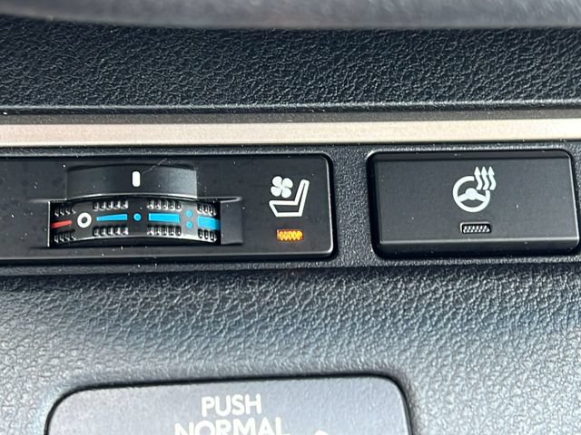 Used 2018 Lexus ES 350 w/ Luxury Package w/Wood Trim FWD image 18