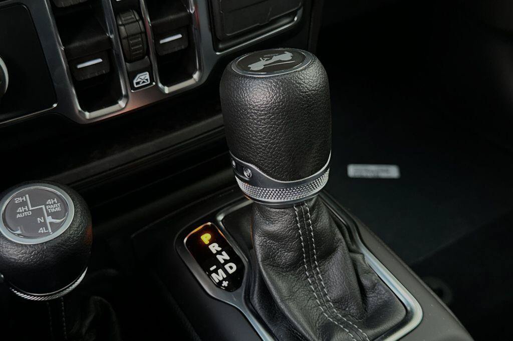 New 2024 Jeep Wrangler Unlimited w/ Convenience Group AWD/4WD image 16