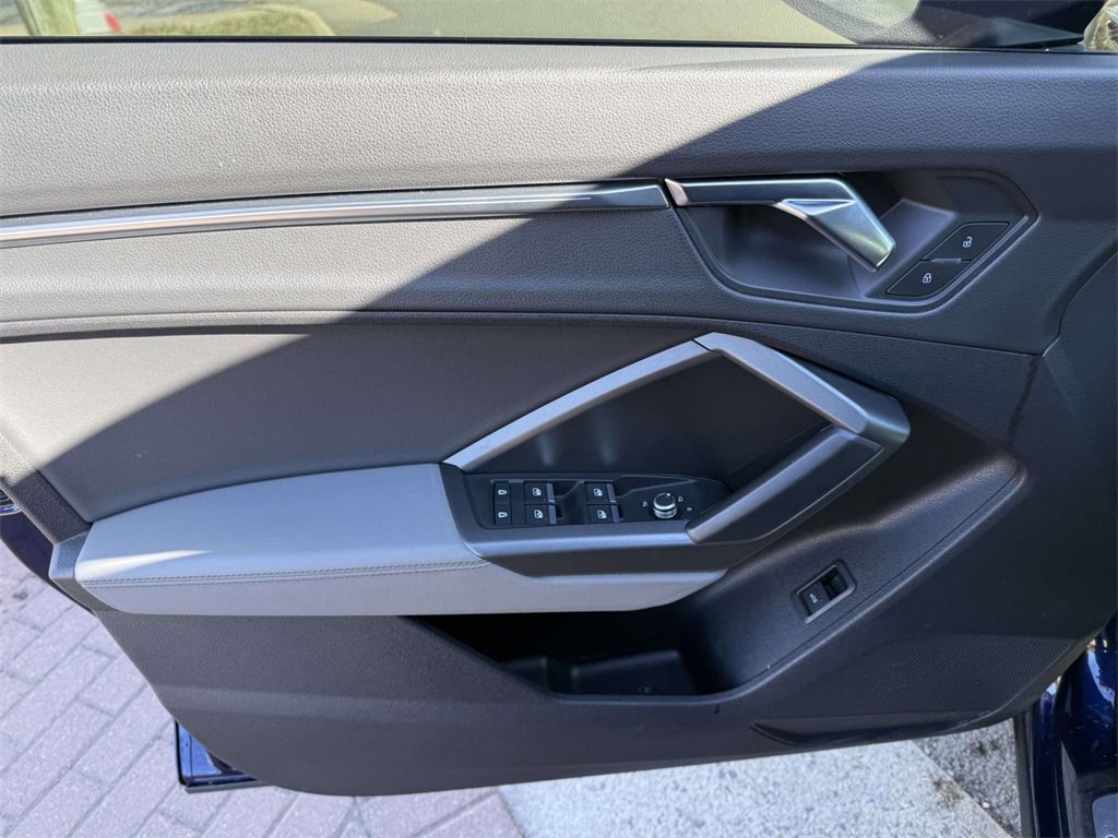 Used 2021 Audi Q3 2.0T Premium Plus w/ Premium Plus Package image 9