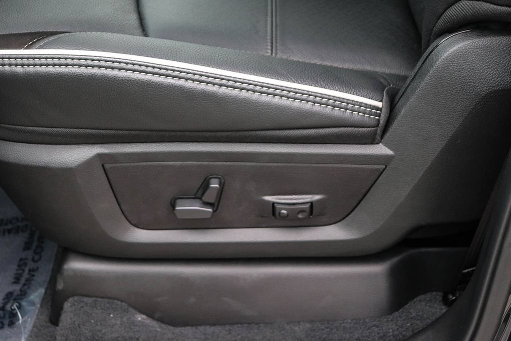 New 2026 RAM 3500 Laramie AWD/4WD image 25
