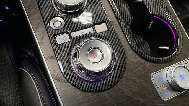 Used 2025 Genesis GV80 3.5T Advanced AWD/4WD image 19