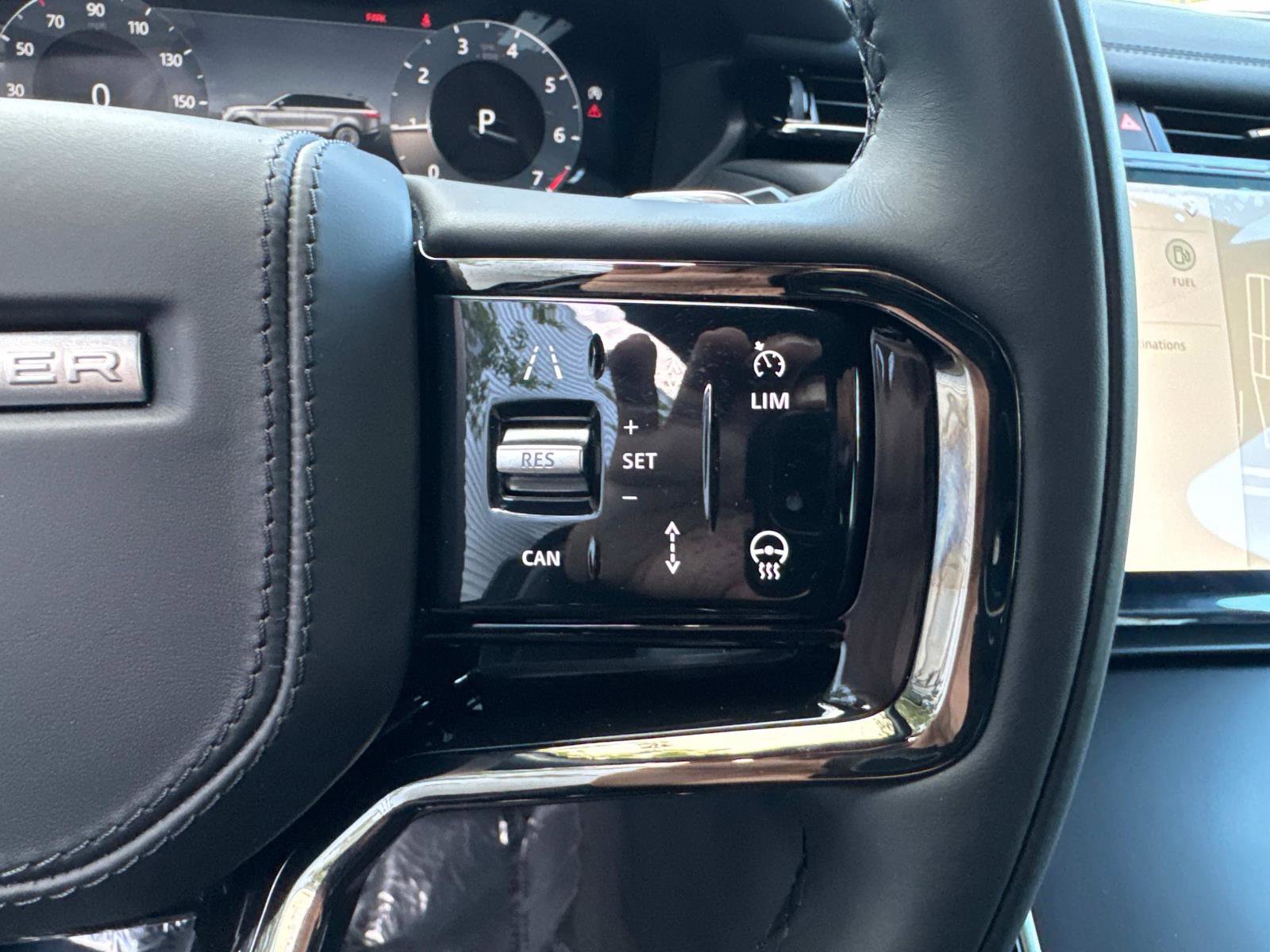 New 2026 Land Rover Range Rover Velar Dynamic SE image 28