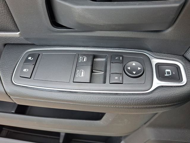 Used 2024 RAM 2500 Tradesman w/ Chrome Appearance Group image 25