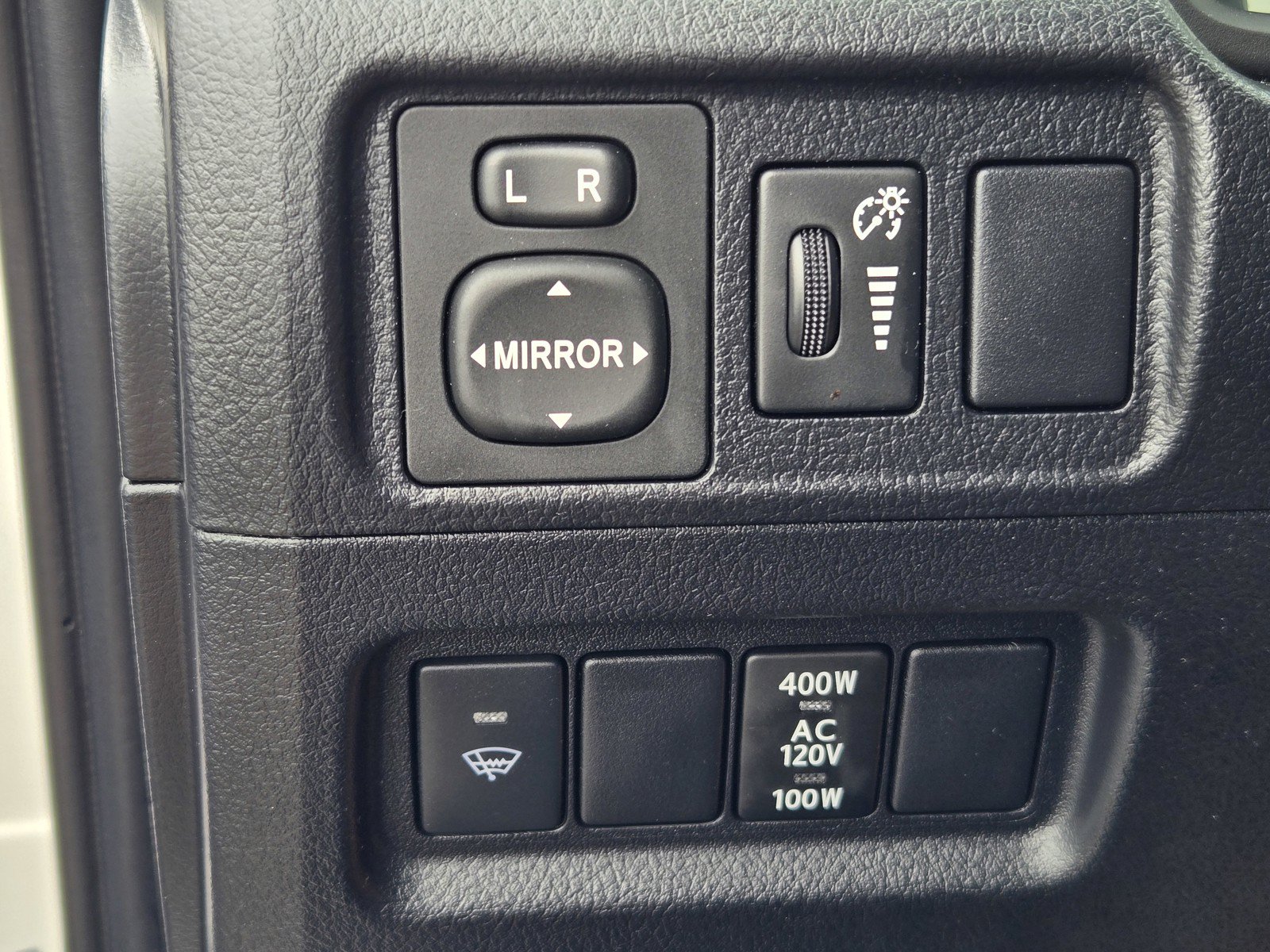 Used 2018 Toyota 4Runner TRD Off-Road AWD/4WD image 24