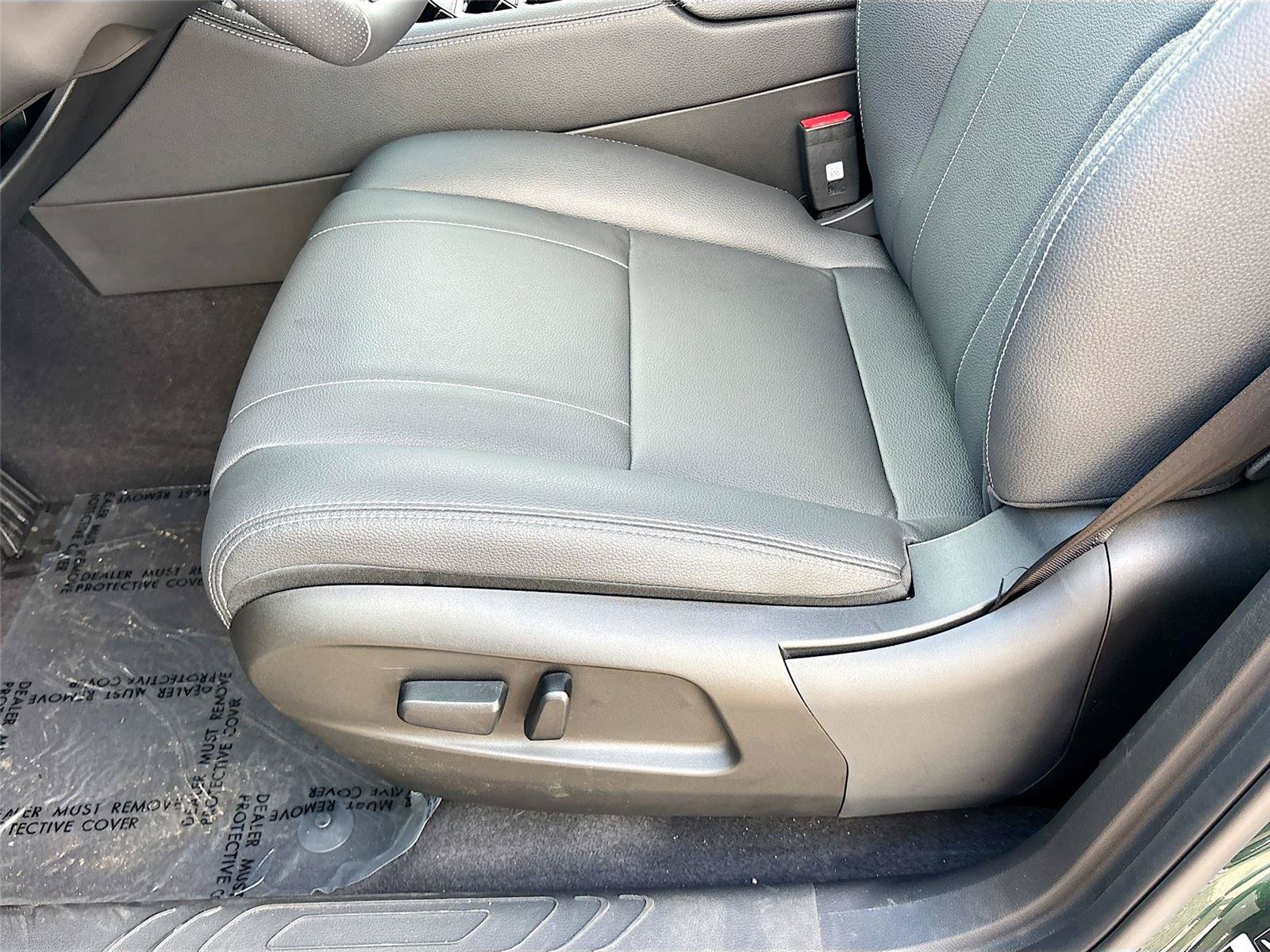 New 2025 VinFast VF 8 Eco AWD/4WD image 18