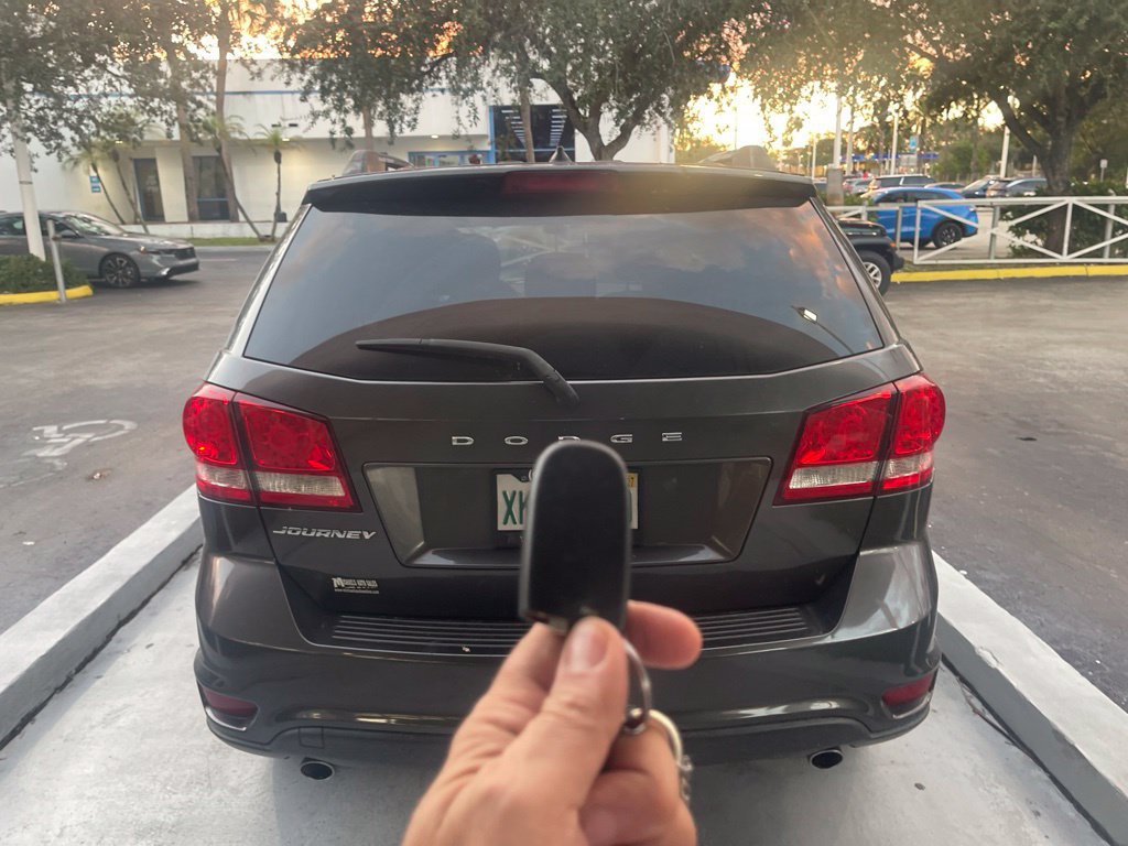 Used 2018 Dodge Journey SXT w/ Blacktop Package FWD image 7