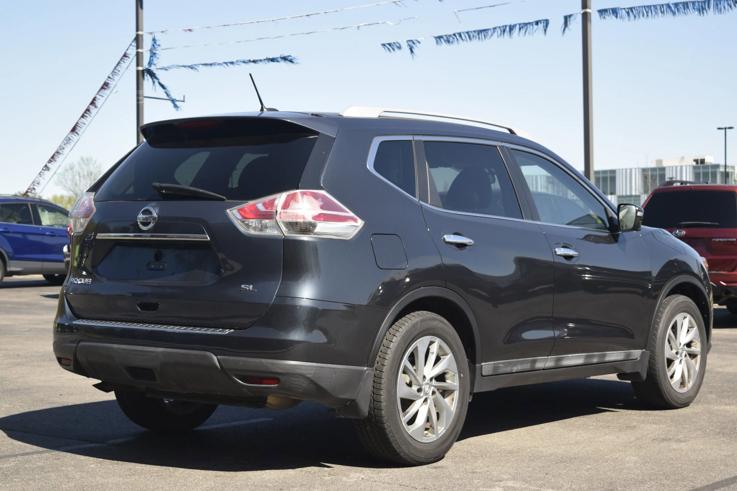 Used 2015 Nissan Rogue SL image 3