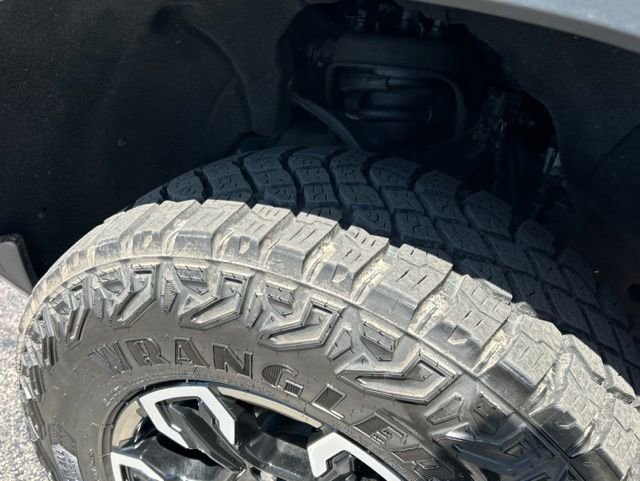 Used 2022 Chevrolet Silverado 1500 ZR2 AWD/4WD image 12