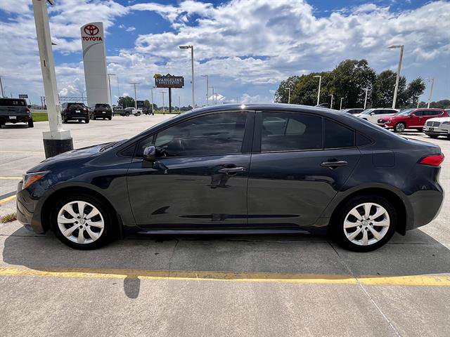 Used 2025 Toyota Corolla LE FWD image 7