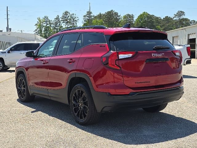Used 2024 GMC Terrain SLE w/ Driver Convenience Package FWD image 3