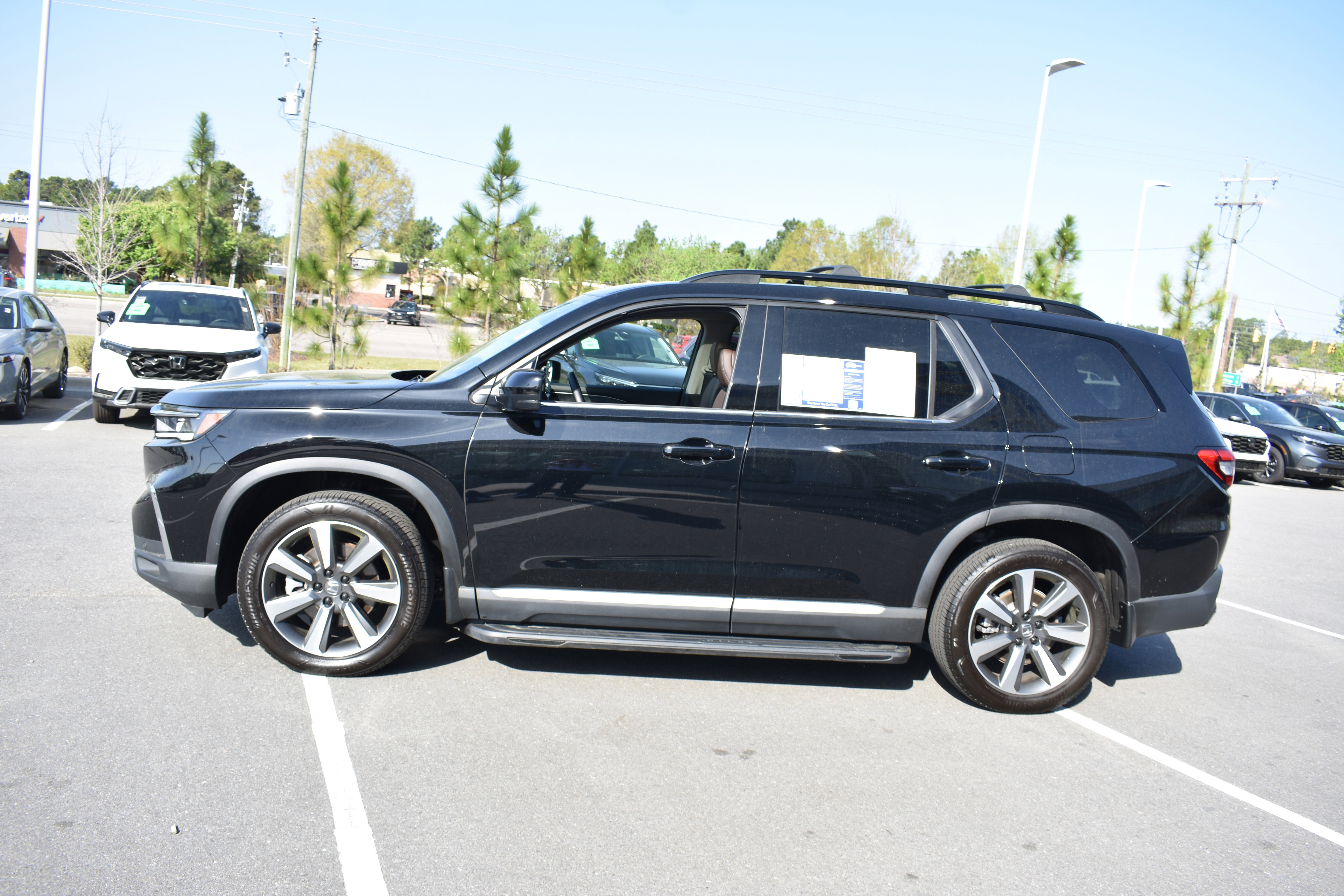 Certified 2025 Honda Pilot Elite image 6