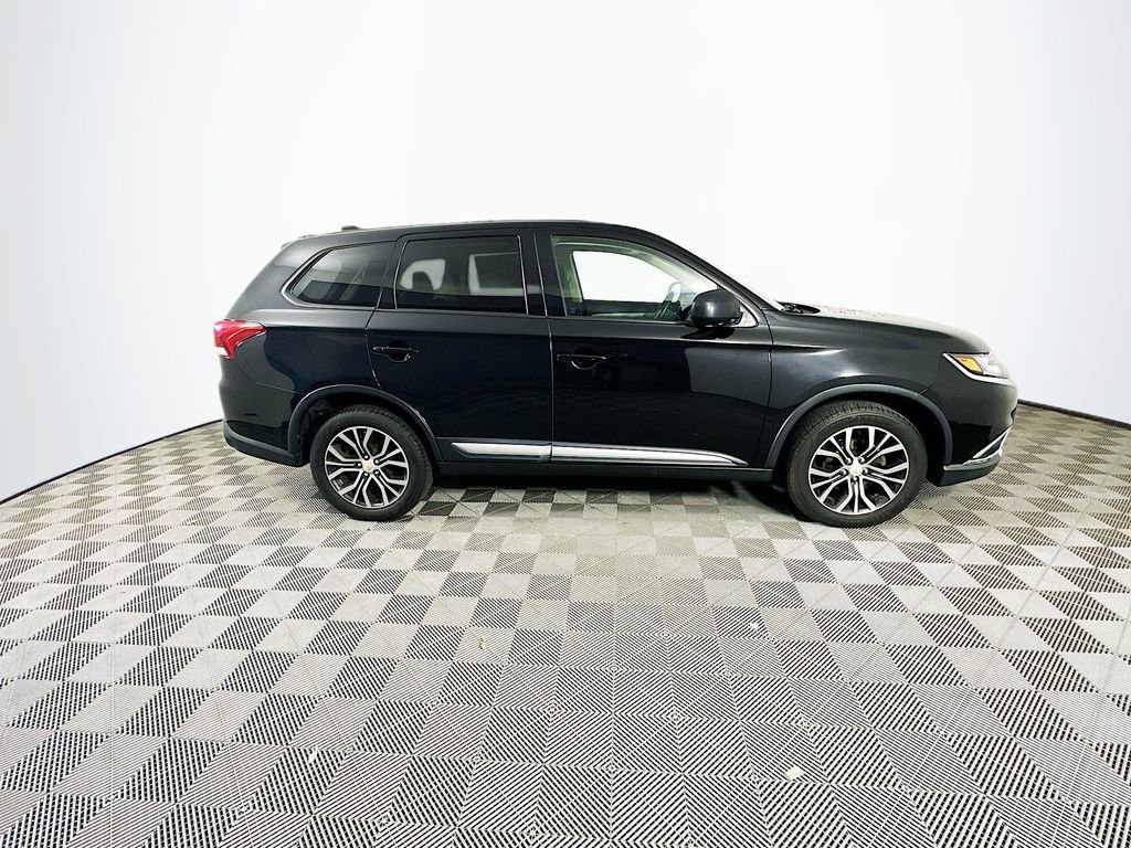 Used 2018 Mitsubishi Outlander ES image 10