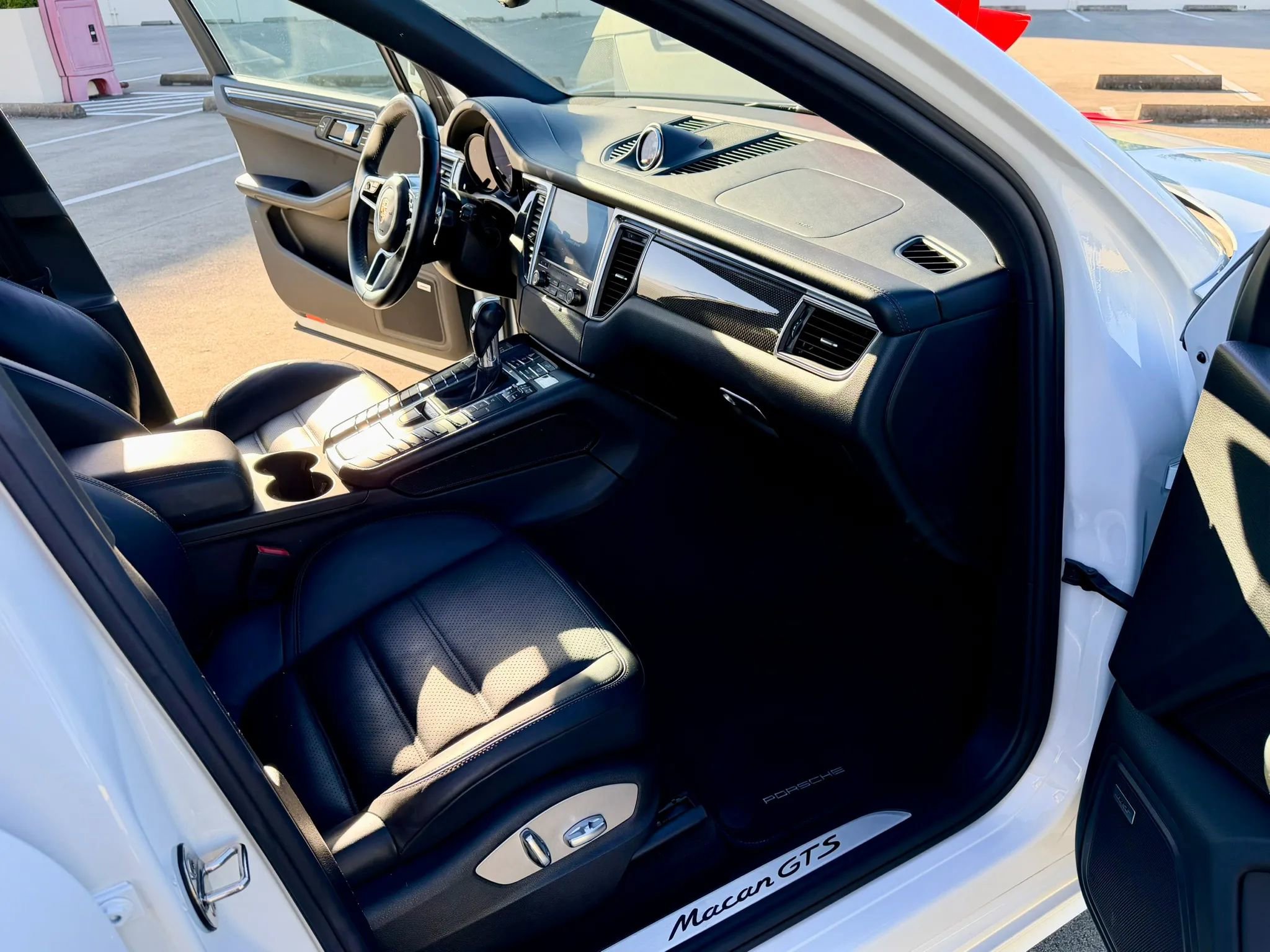 Used 2017 Porsche Macan GTS AWD/4WD image 17