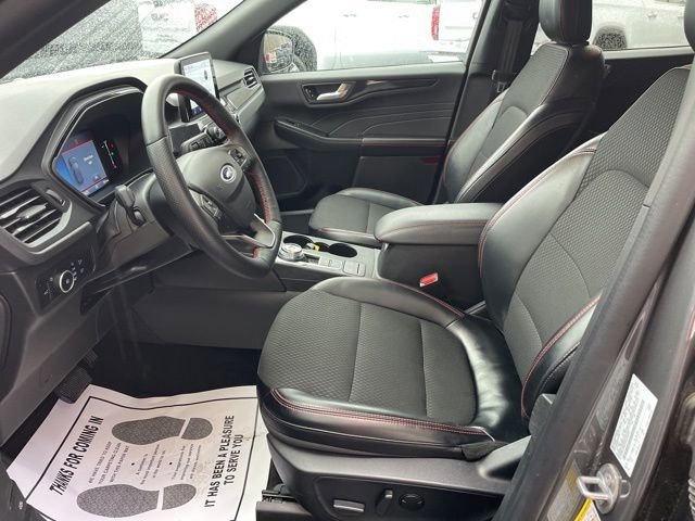 Used 2025 Ford Escape ST-Line Select AWD/4WD image 19