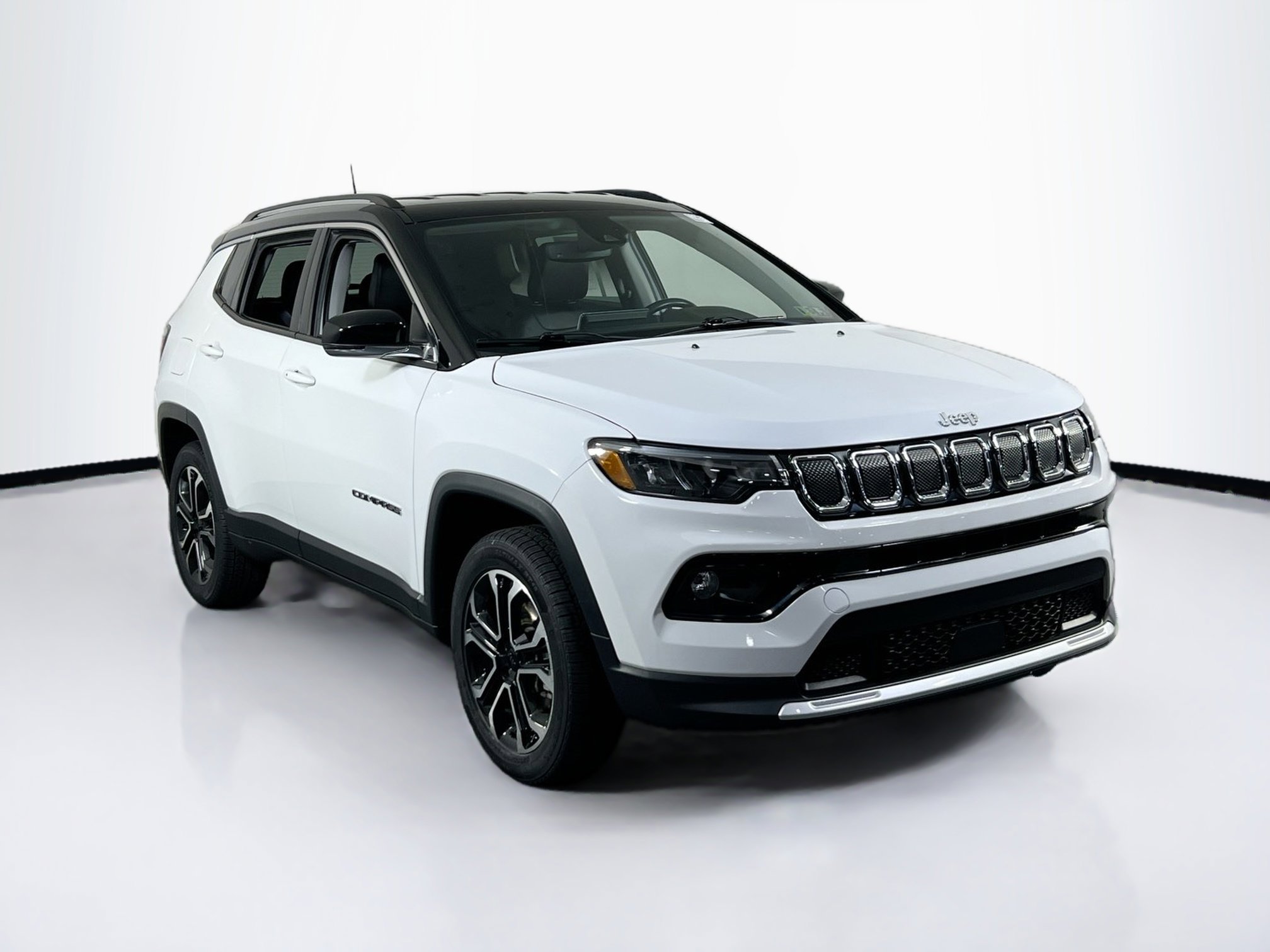 Used 2022 Jeep Compass Limited image 3