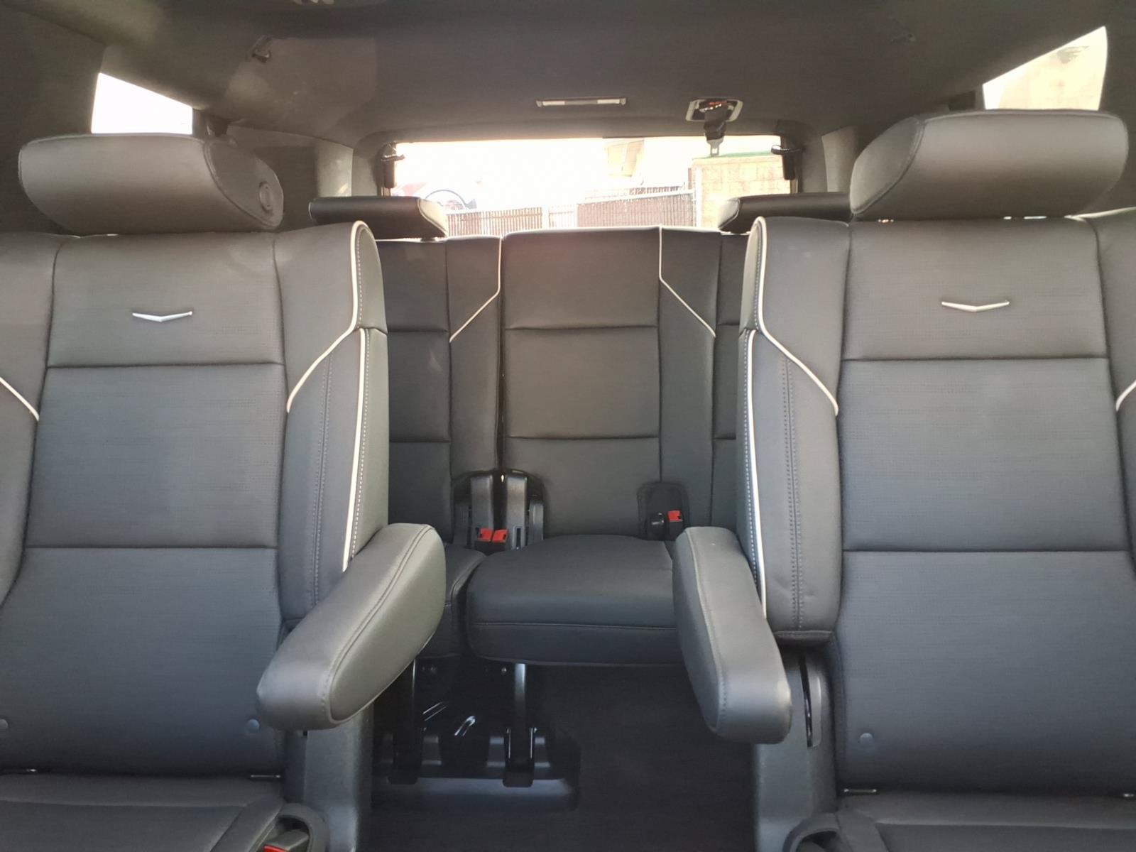 Certified 2024 Cadillac Escalade Premium Luxury w/ Performance Package AWD/4WD image 34