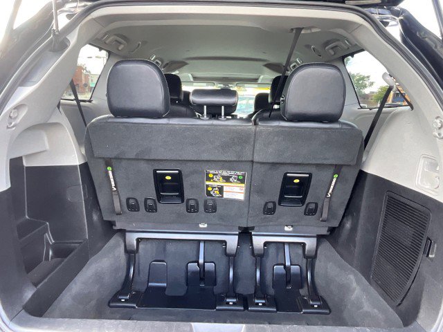 Used 2020 Toyota Sienna SE image 36