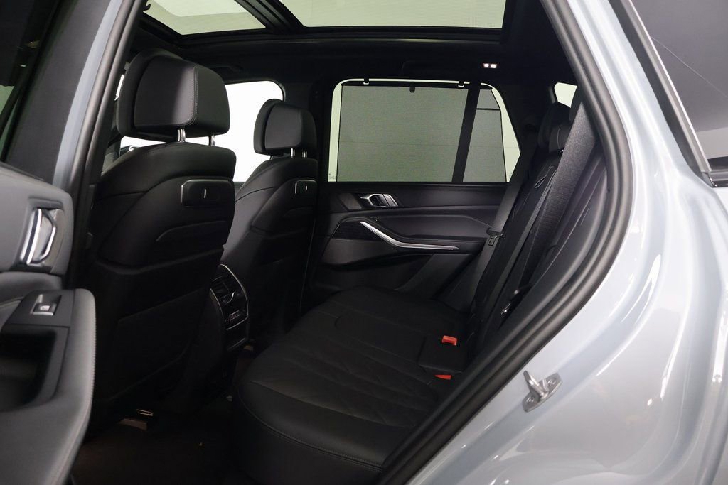 New 2026 BMW X5 xDrive50e w/ Executive Package image 6