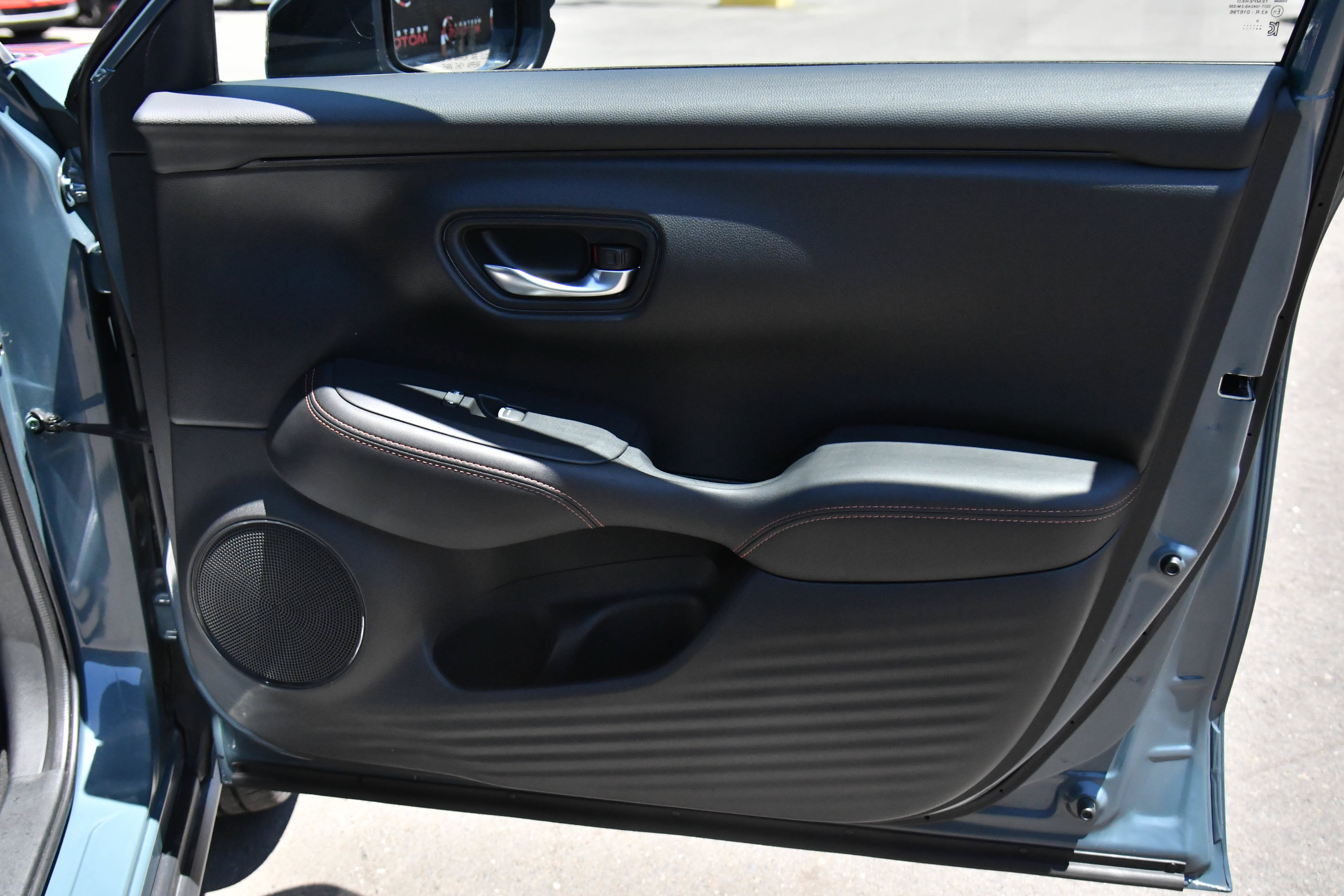 Used 2025 Honda HR-V Sport image 39