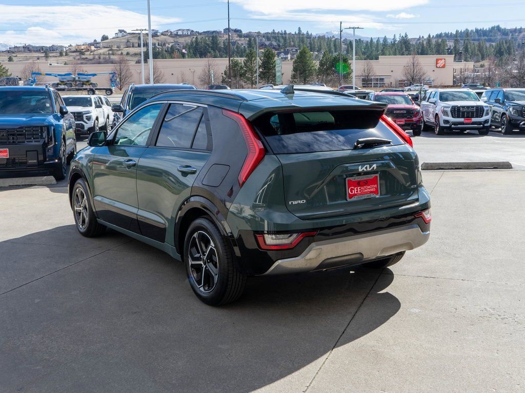 Used 2023 Kia Niro SX Touring FWD image 5
