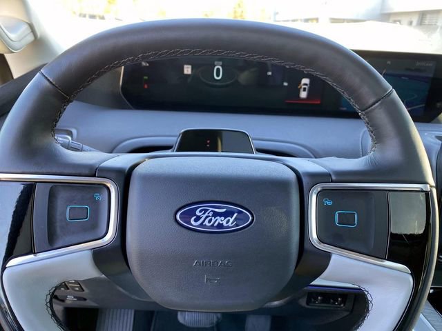 Used 2025 Ford Expedition Platinum w/ Driver's Package image 17